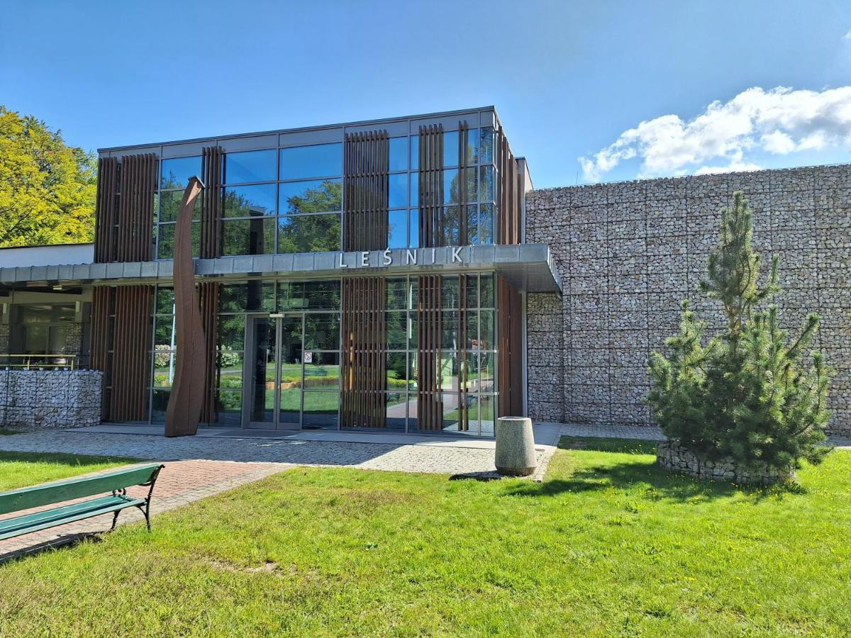 Osrodek Szkoleniowo-Wypoczynkowy "Lesnik" Ustka Exterior foto